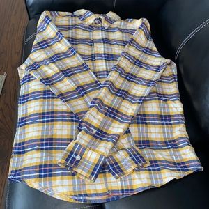 Men’s long-sleeve striped shirt